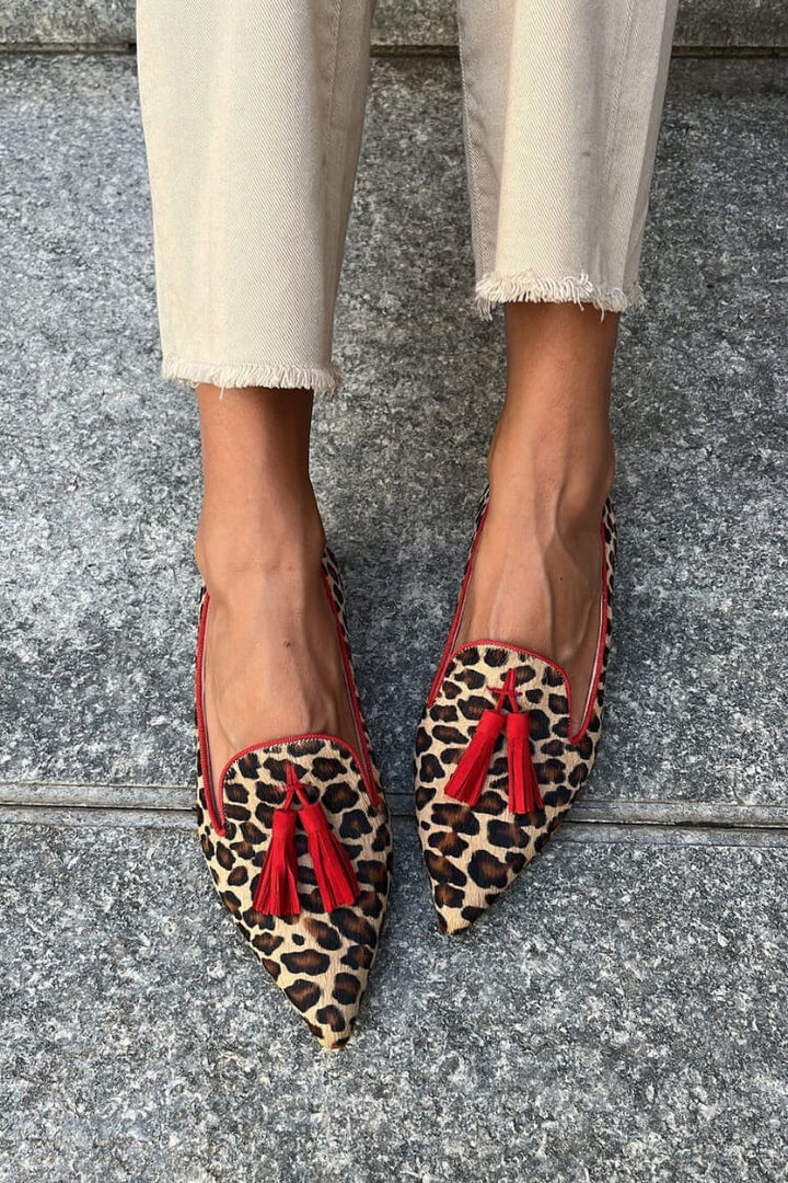 Daphne | Red Tassel Pointed Loafers