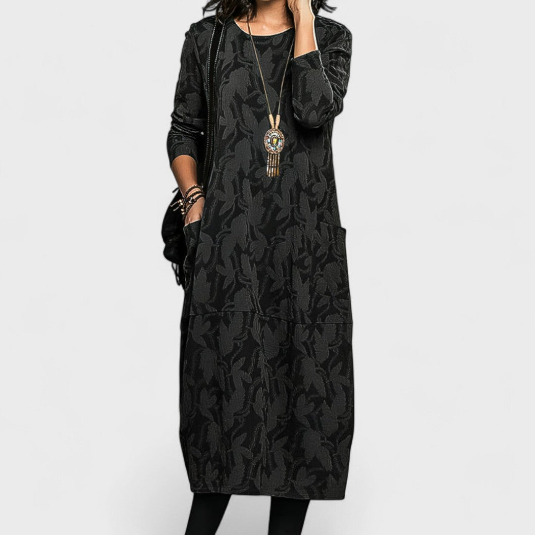 Madeleine - Warm winter dress with an elegant cut