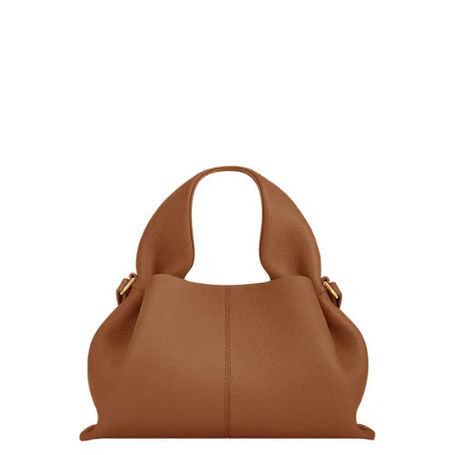 Annie | Chic Travel Companion