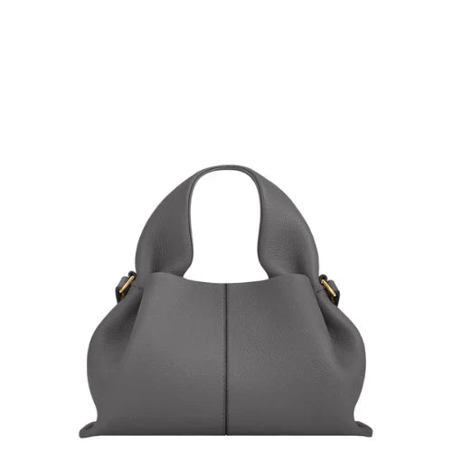 Annie | Chic Travel Companion