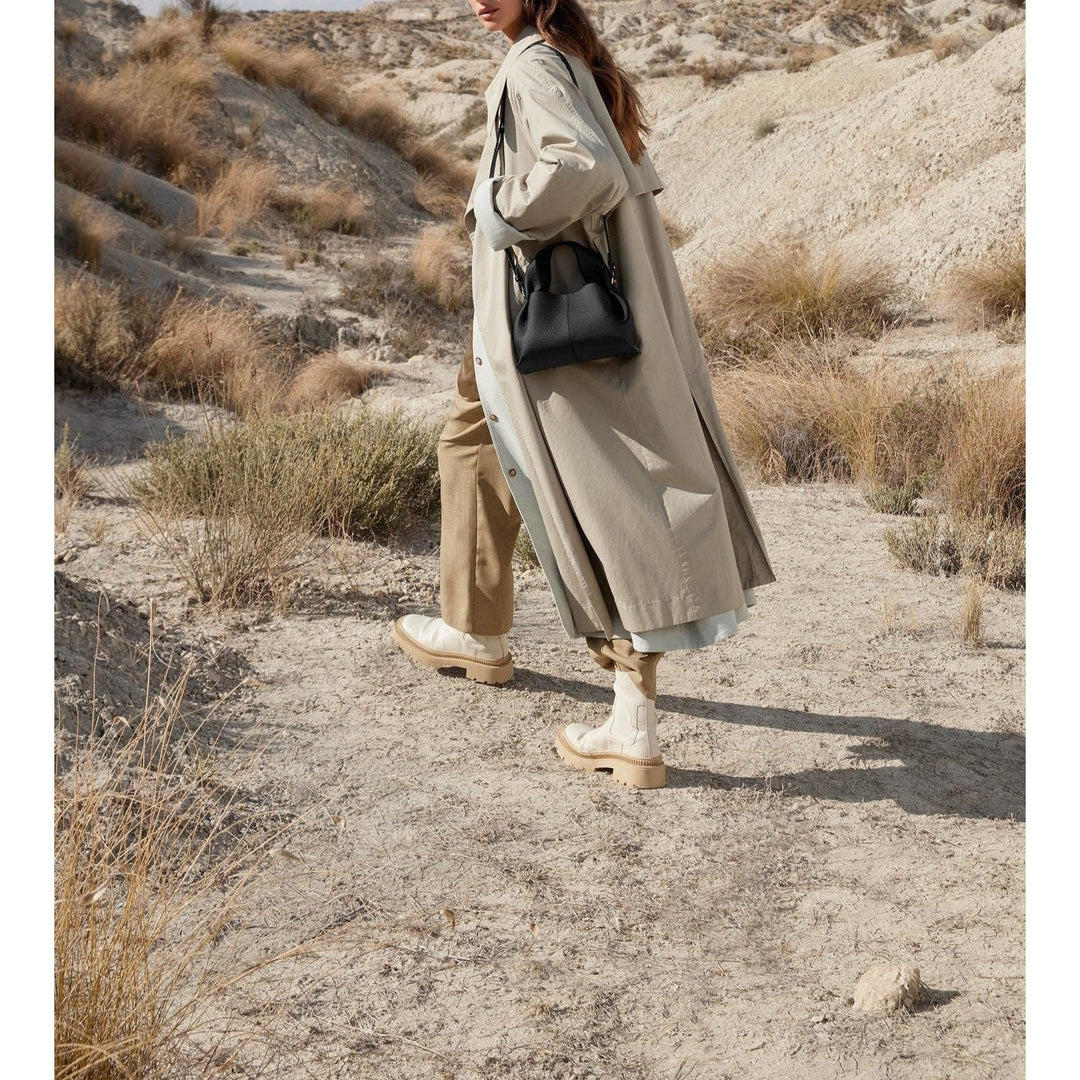 Annie | Chic Travel Companion