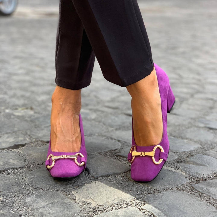Charlotte | Chic Pumps Featuring Gold Accents