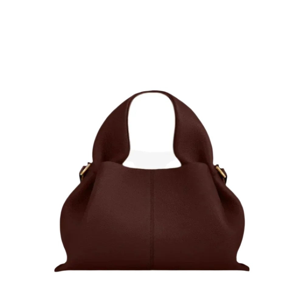 Annie | Chic Travel Companion