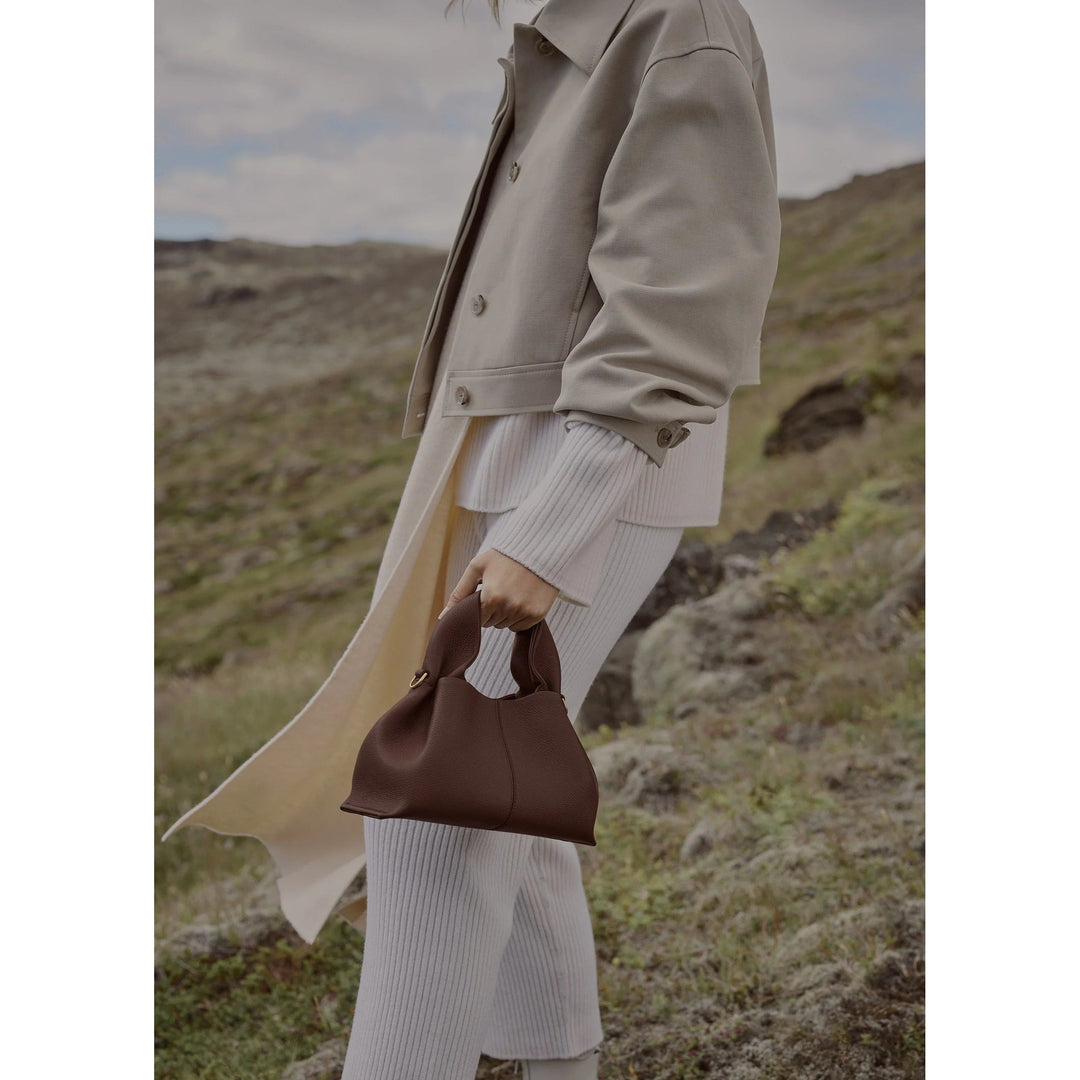 Annie | Chic Travel Companion