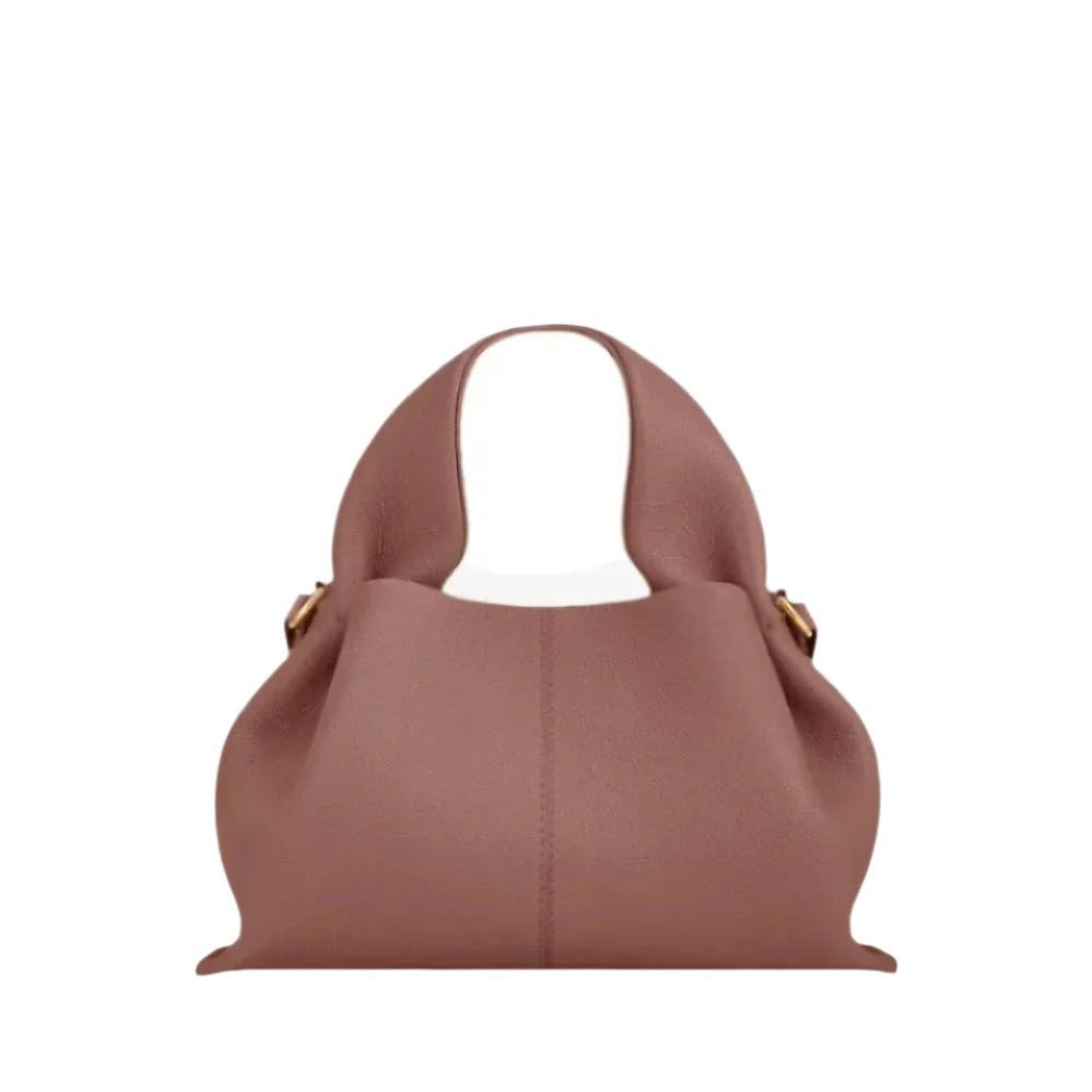 Annie | Chic Travel Companion