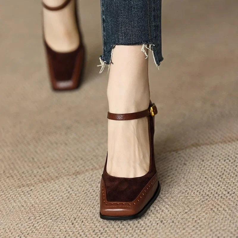 Annie | Timeless Classic Pumps