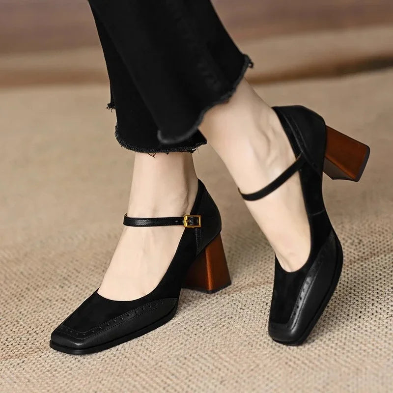 Annie | Timeless Classic Pumps