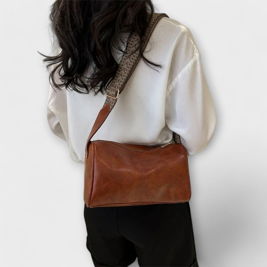 Annie | Retro-Inspired Crossbody Bag