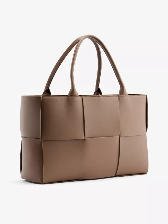 Serelune Tote Bag by Annie