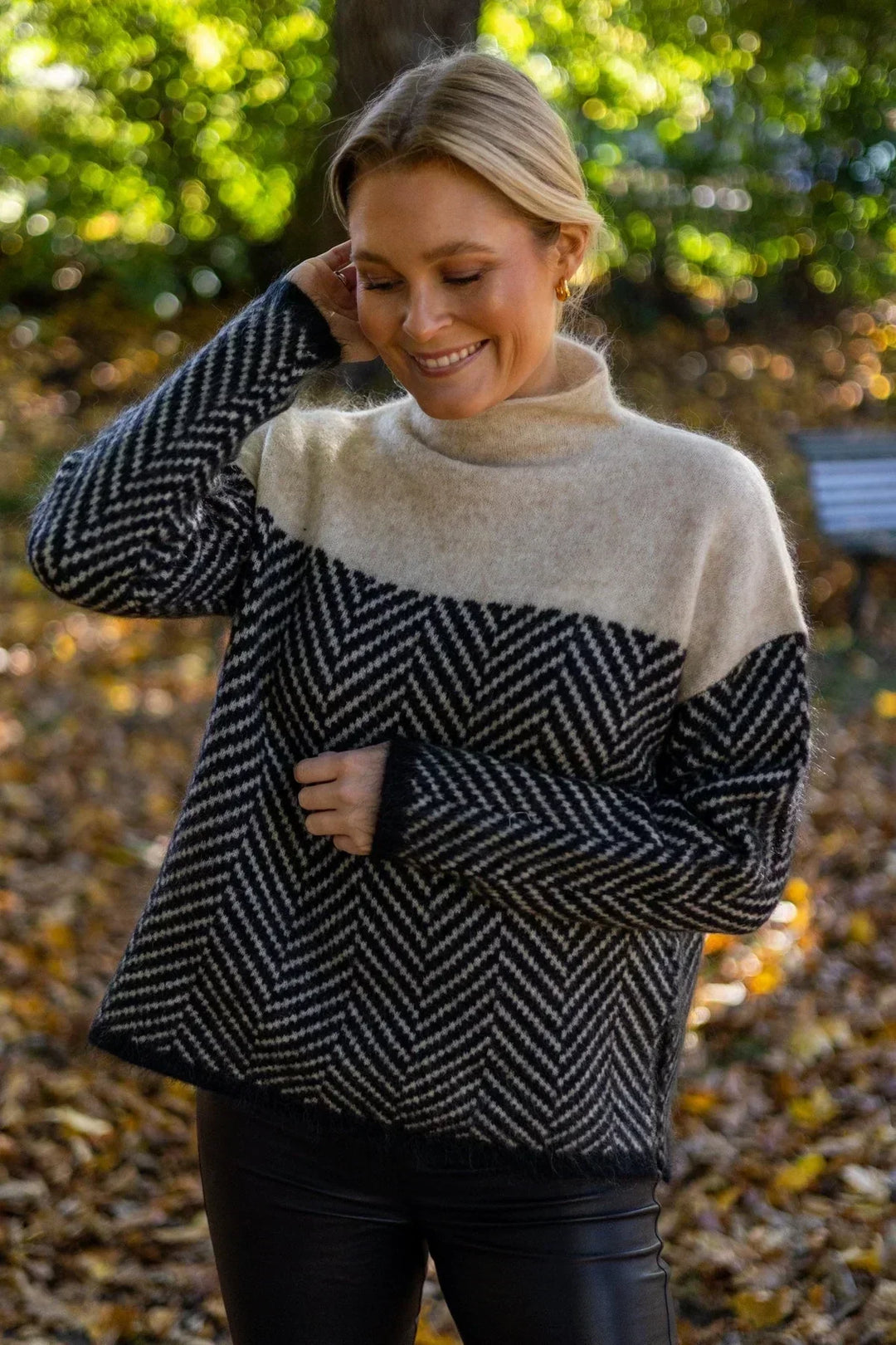 Gia™ - Premium Turtleneck Sweater