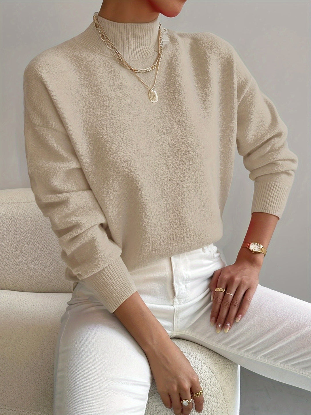 Flora | Classic Sweater with Modern Cut