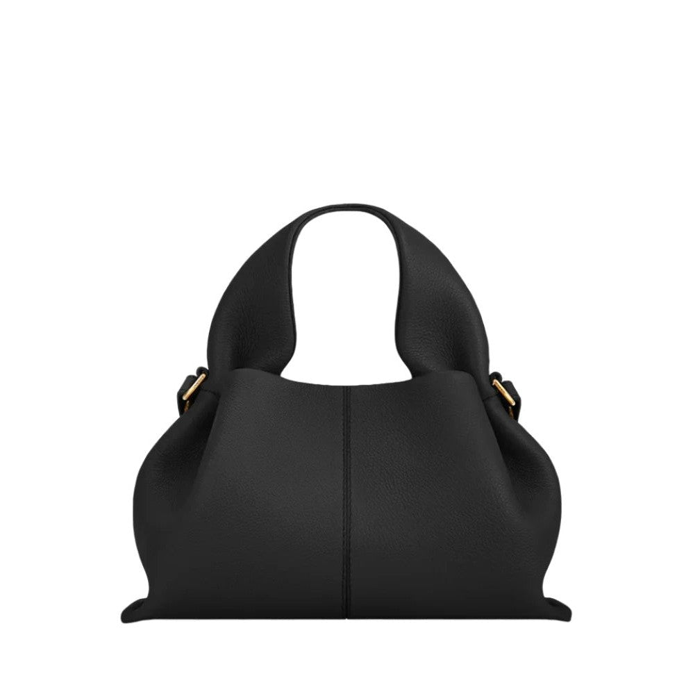 Annie | Chic Travel Companion